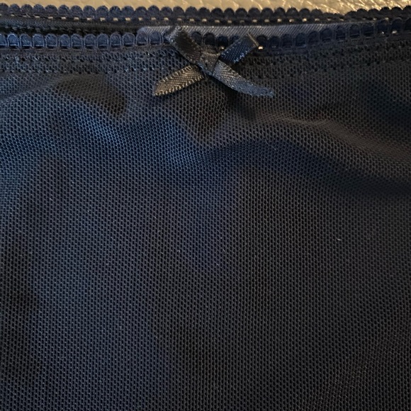 Brandy Melville Ciara Mini Skirt - size 26 - Picture 4 of 8